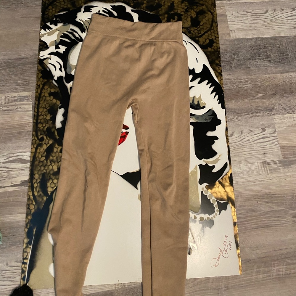 Fashion nova nude leggings